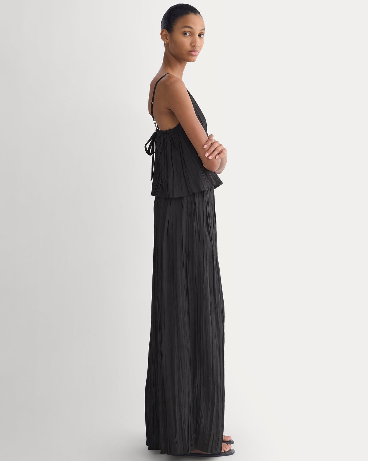 Crinkle Wide-Leg Pant in Black — detail view