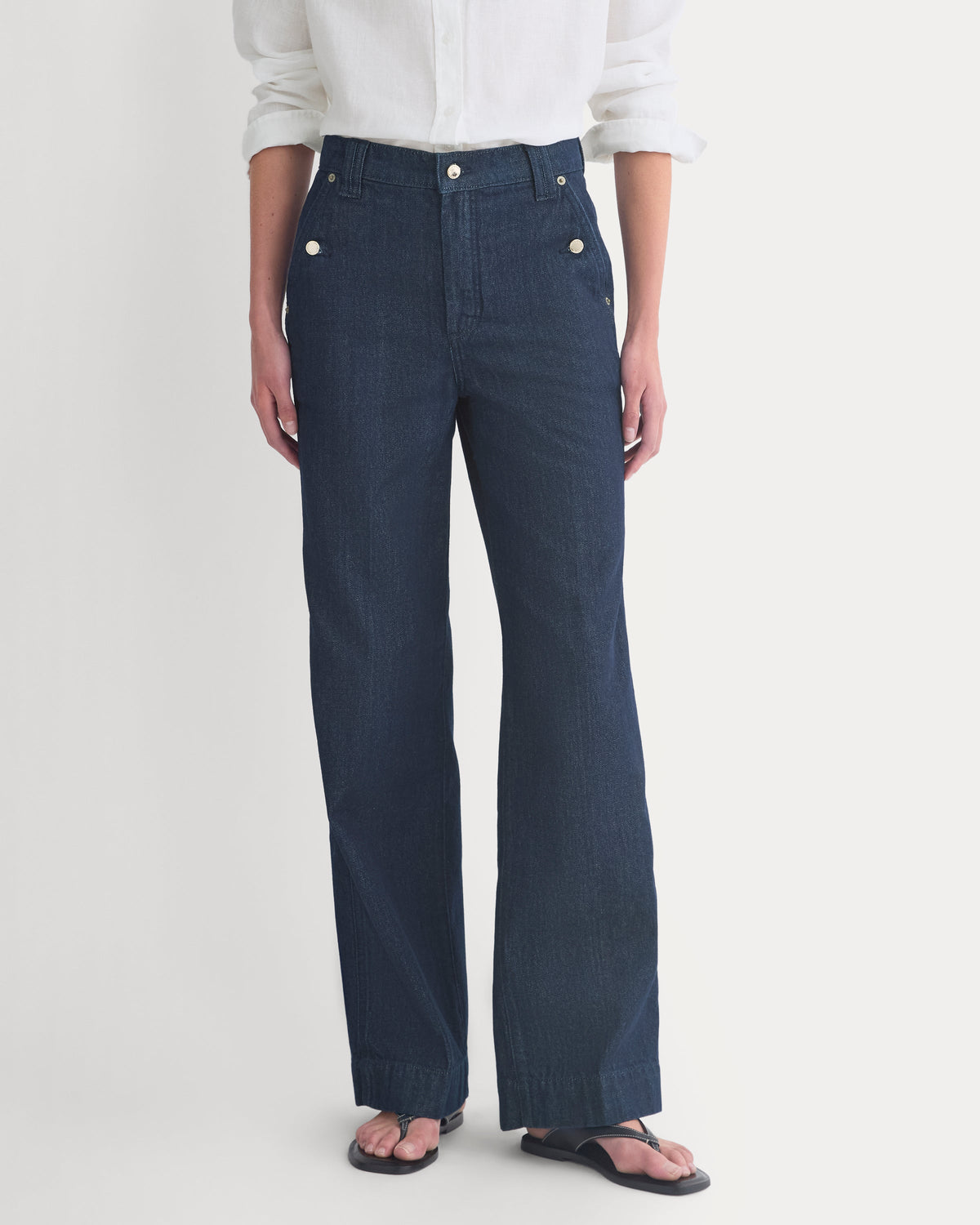 Lightweight Mariner Jean in Tungsten Rinse — detail view