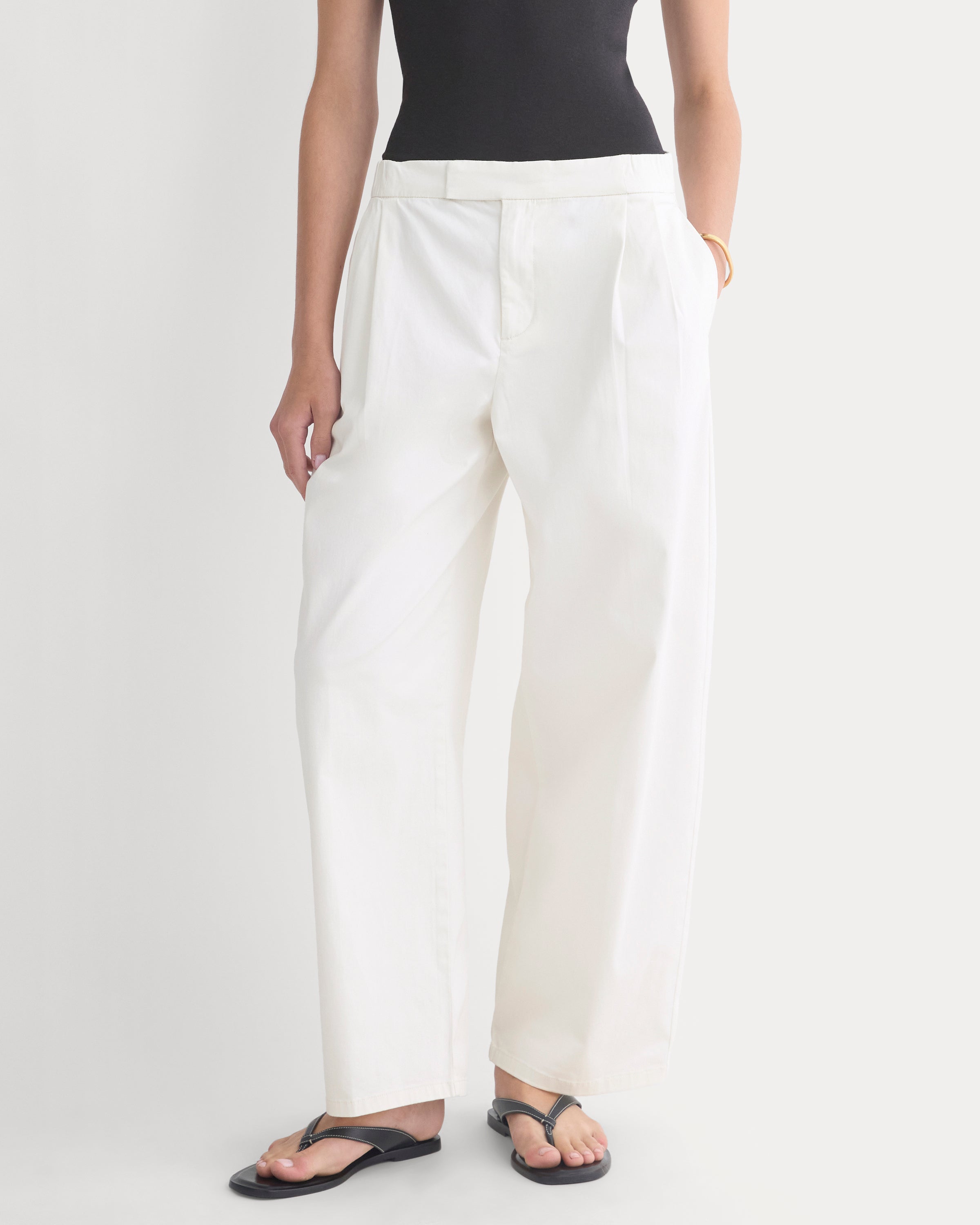 Barrel-Leg Pant in Organic Cotton Sateen in Bone — detail view