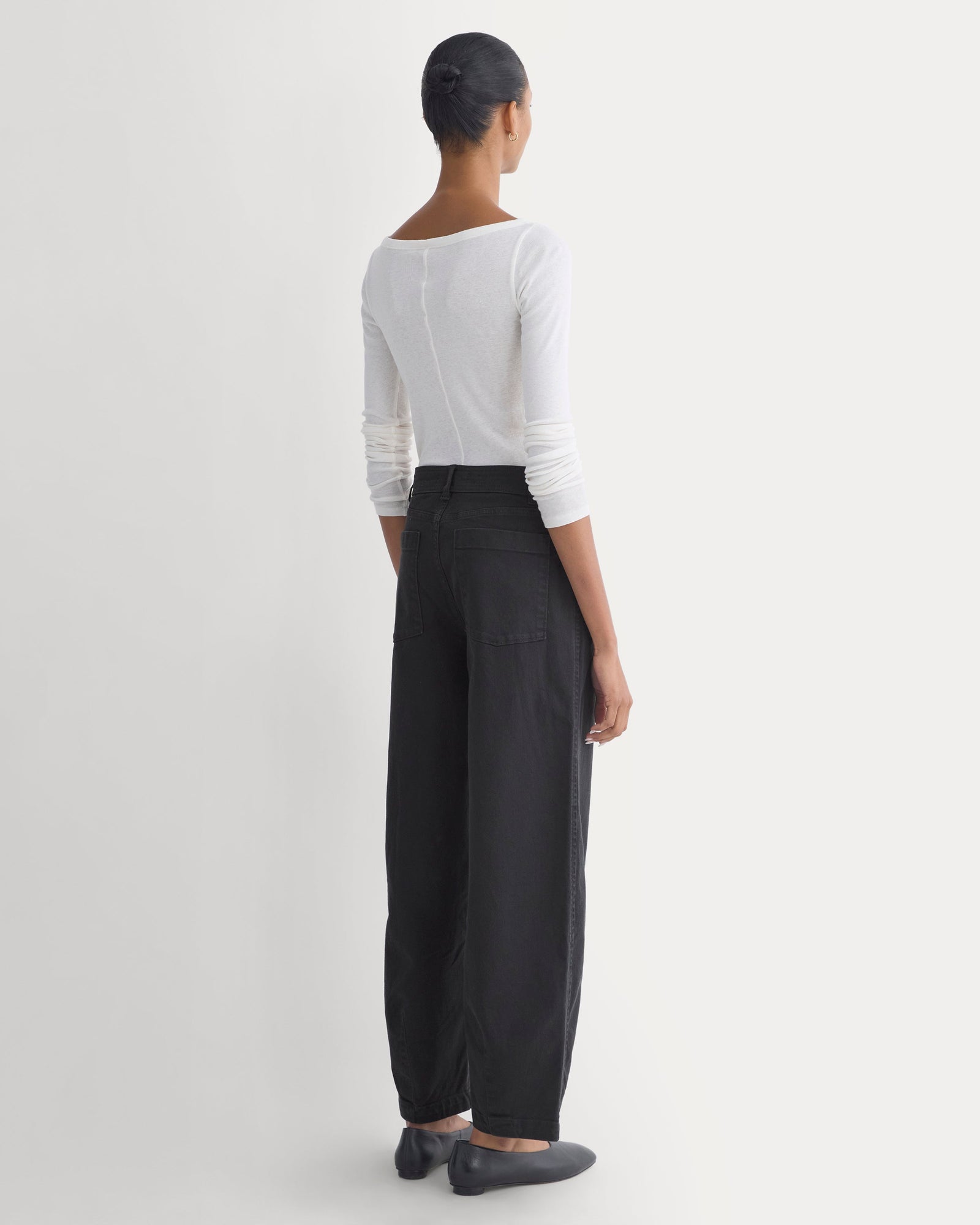 Utility Twill Barrel Pant in Black — detail view