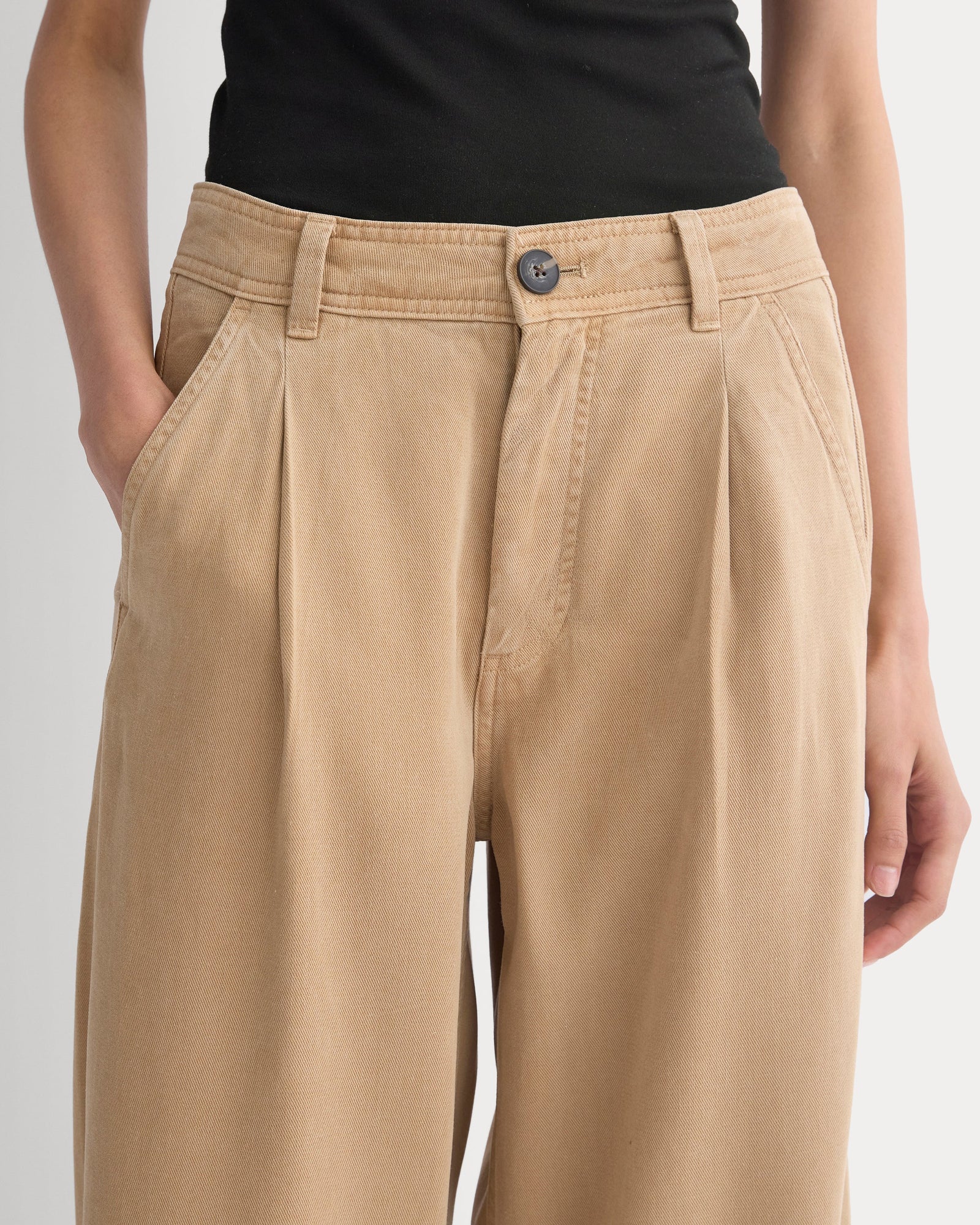 Everywhere Garment-Dyed Pant in Cornstalk — detail view