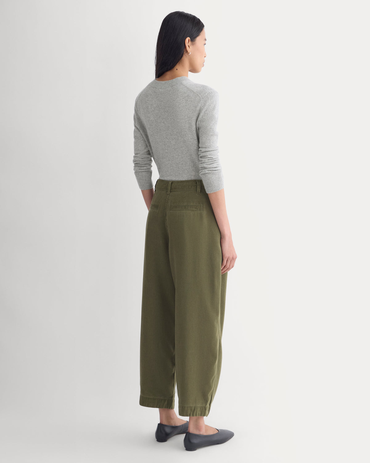 Everywhere Garment-Dyed Pant in Olive Night — detail view