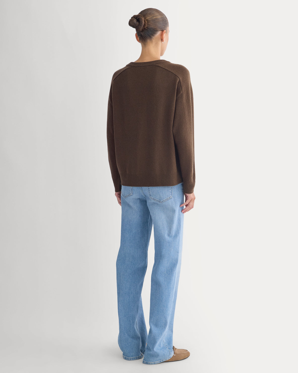 Cashmere High V Boyfriend Sweater in Cocoa — detail view