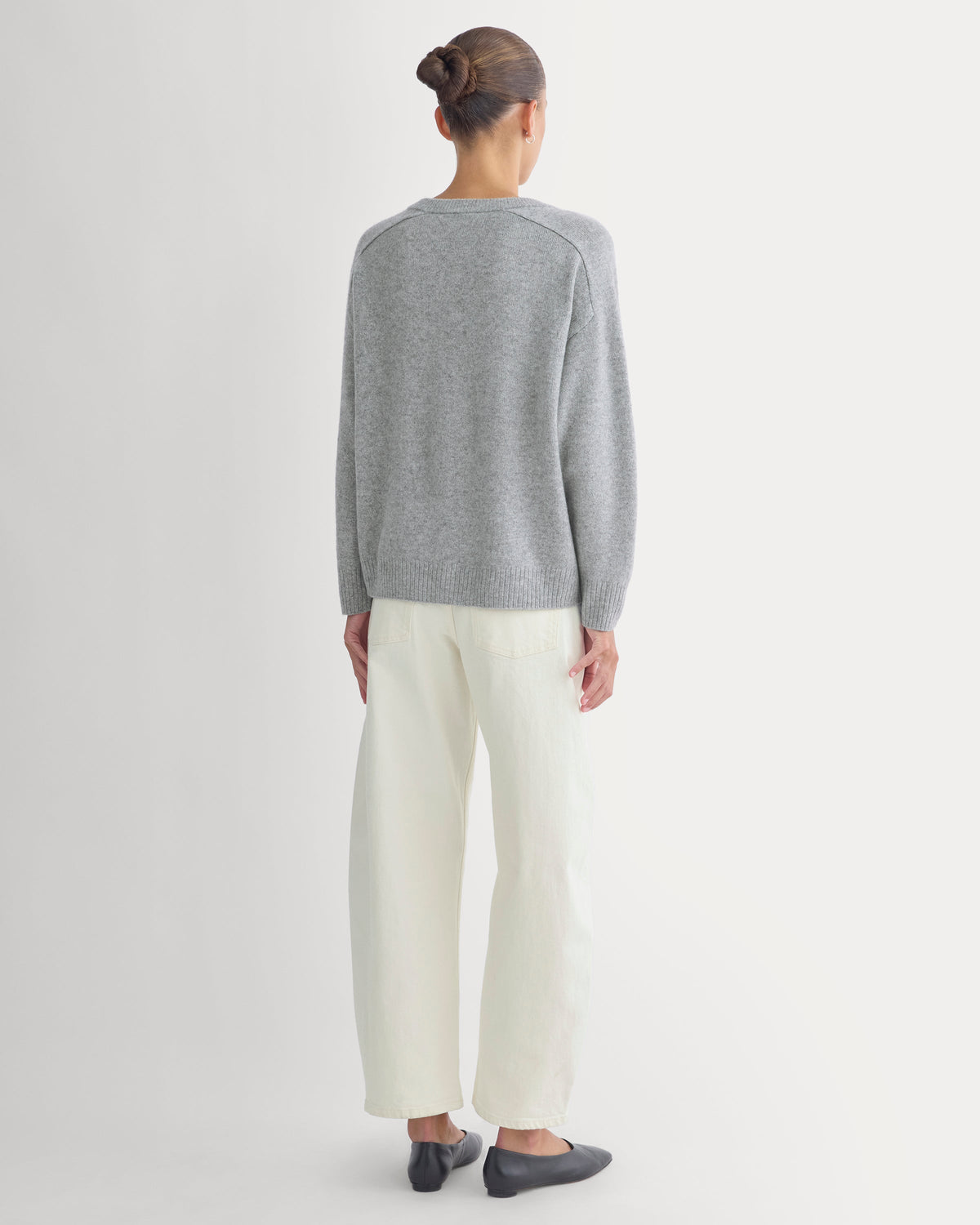 Cashmere High V Boyfriend Sweater in Grey — detail view