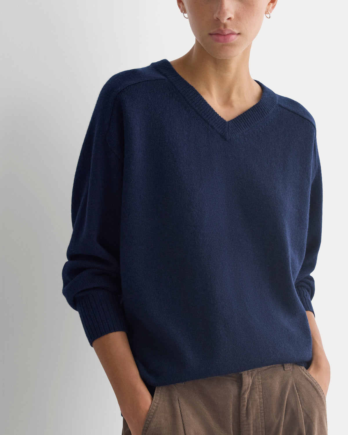 Cashmere High V Boyfriend Sweater in Navy — detail view