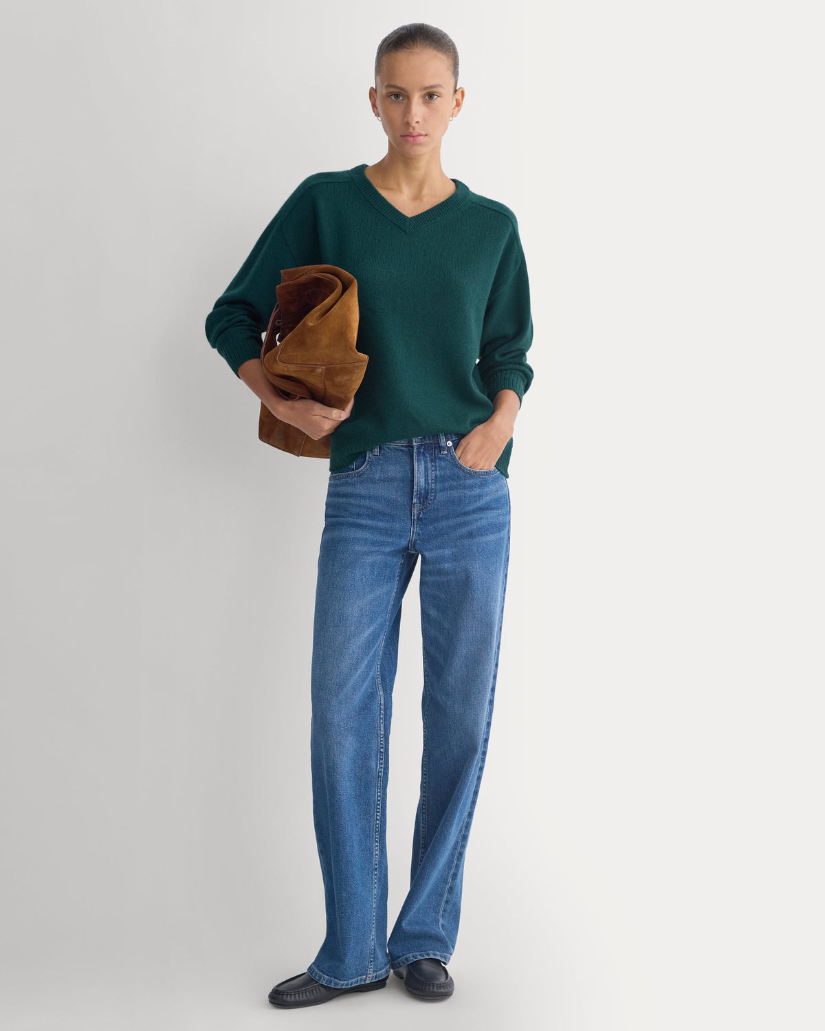 Cashmere High V Boyfriend Sweater in Ponderosa Pine — detail view