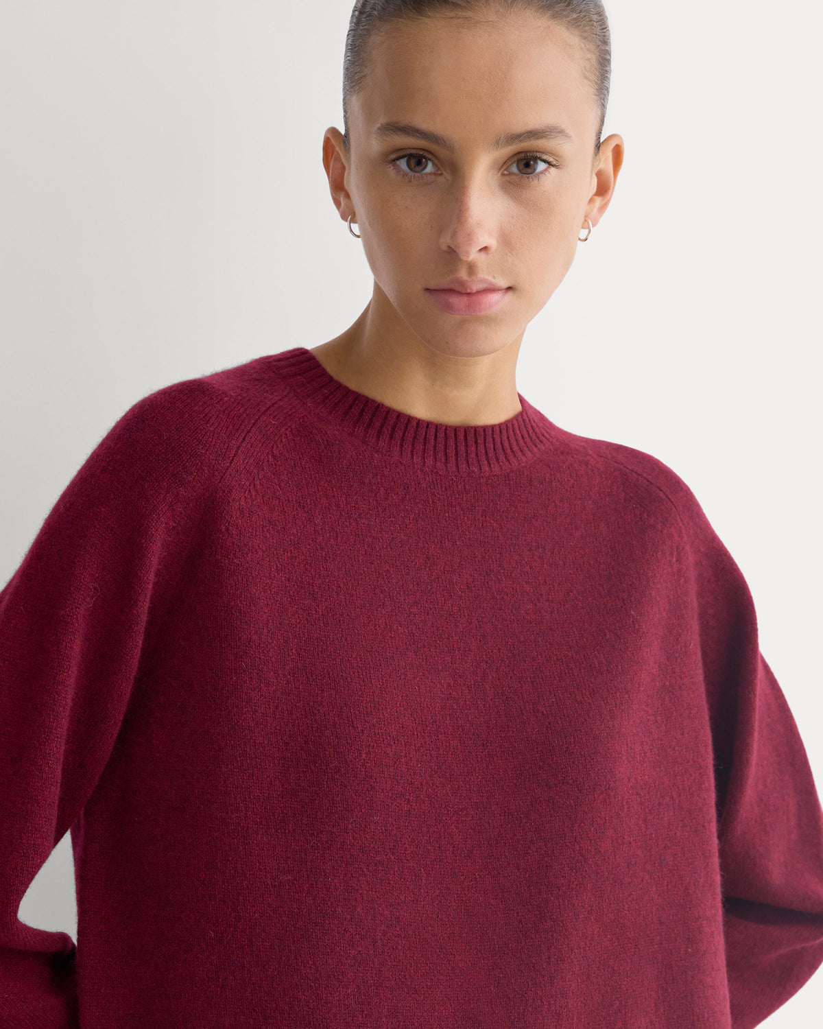 The Boxy Crew in Cashmere in Heather Wine — detail view