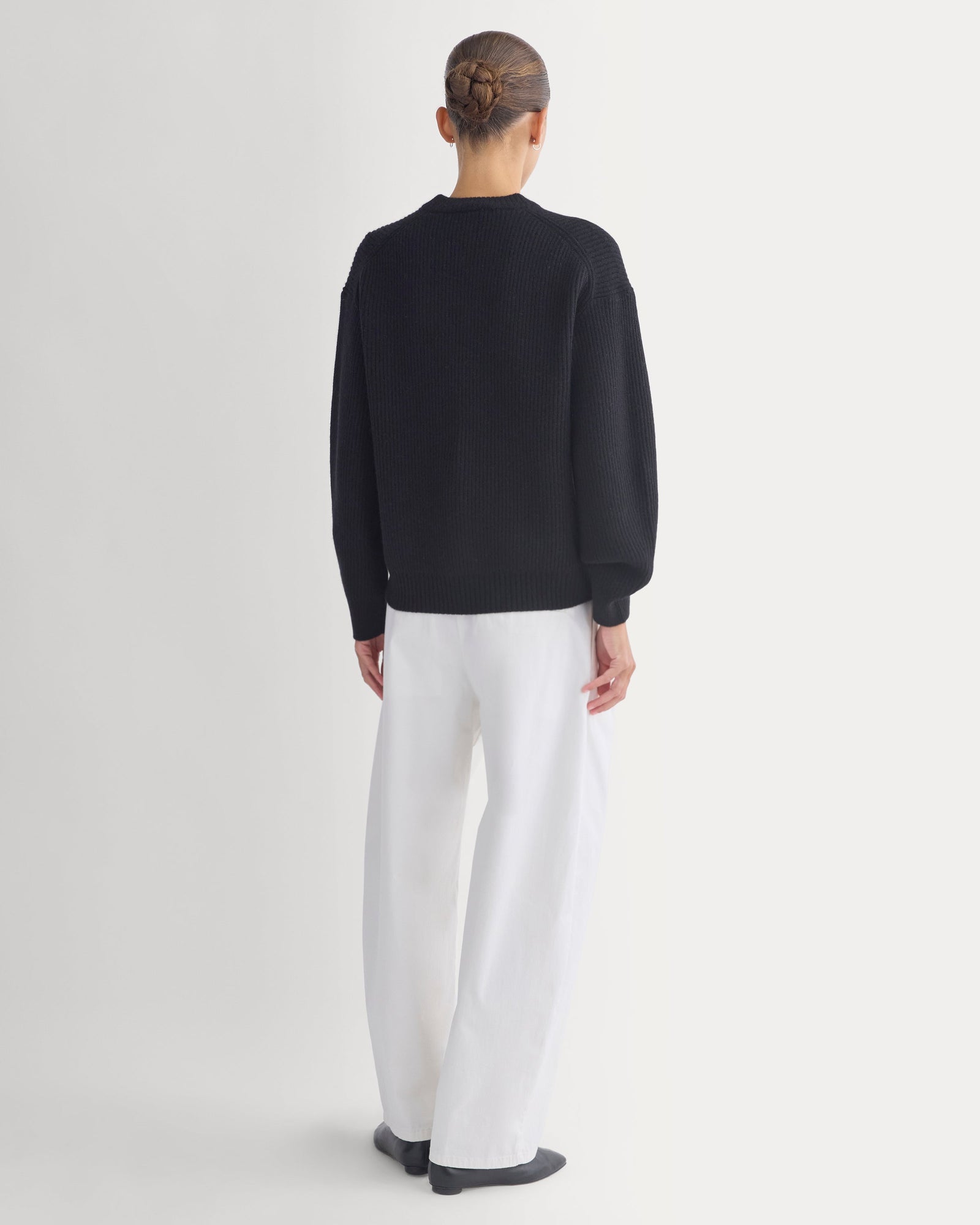 Cashmere Fisherman Crew in Black — detail view