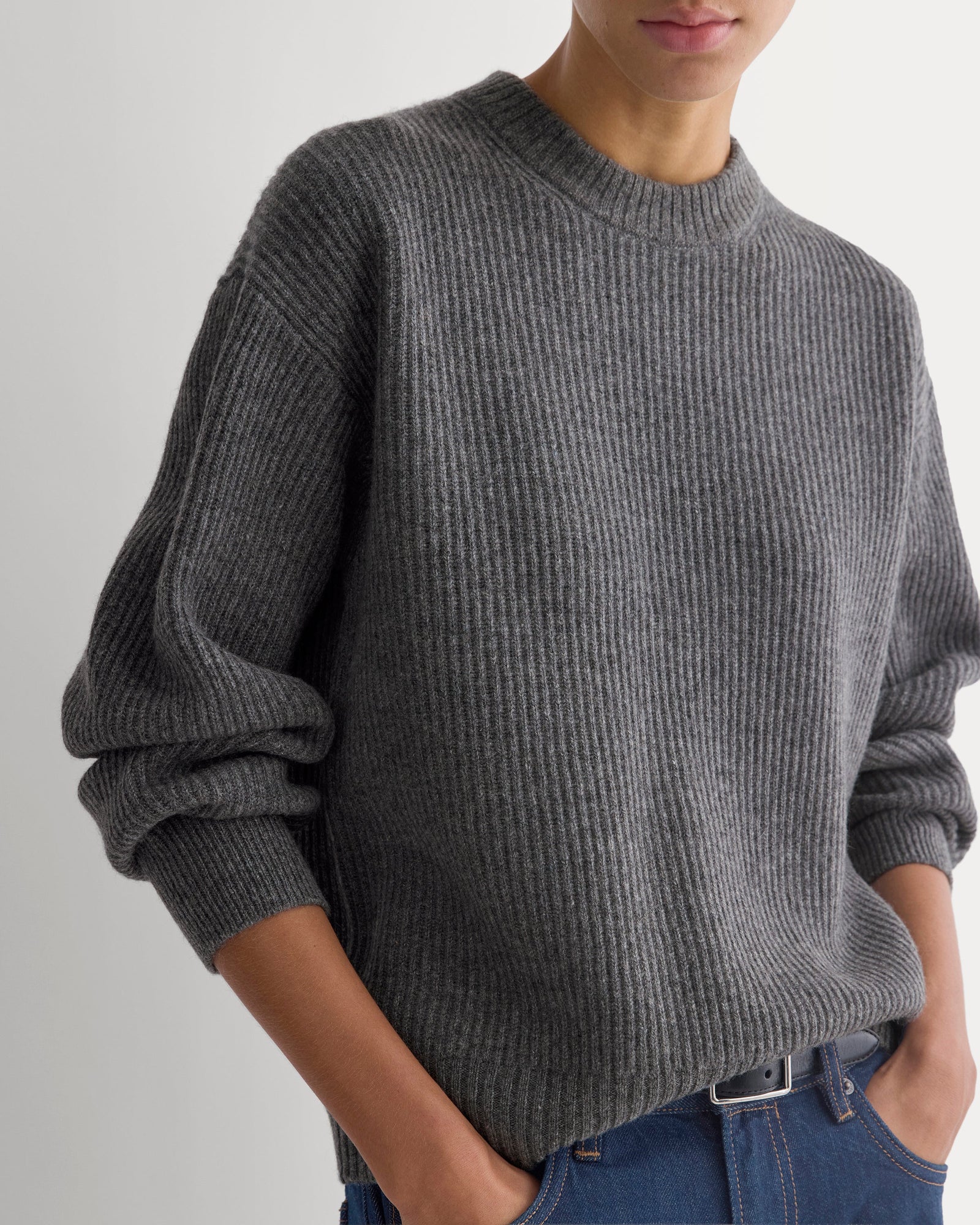 Cashmere Fisherman Crew in Heather Charcoal — detail view