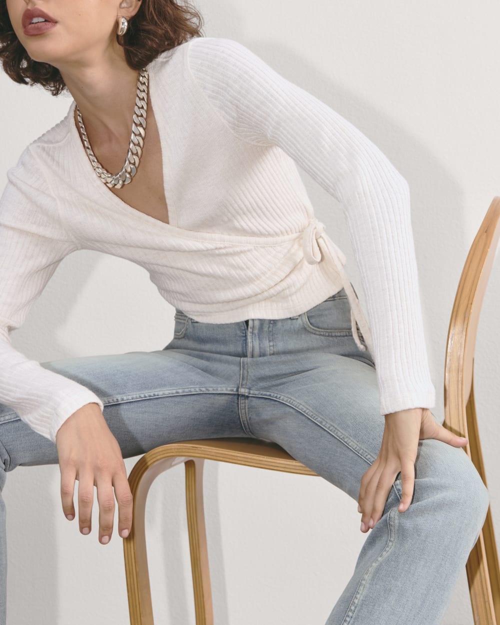 The Way-High® Slim Jean in Vintage Light — detail view
