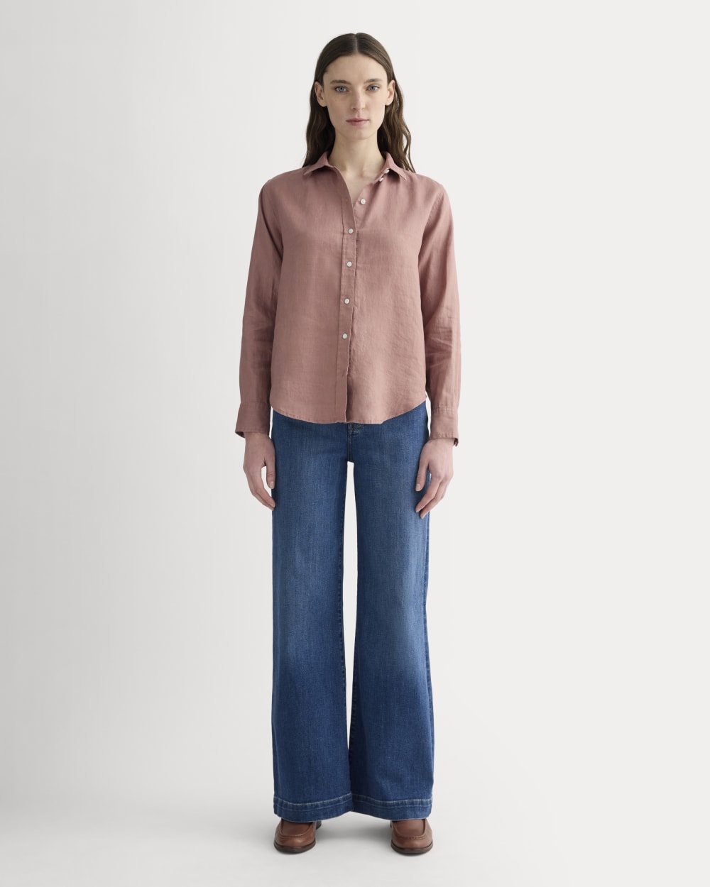 The Must-Have Shirt in Linen in Rose Dusk — detail view