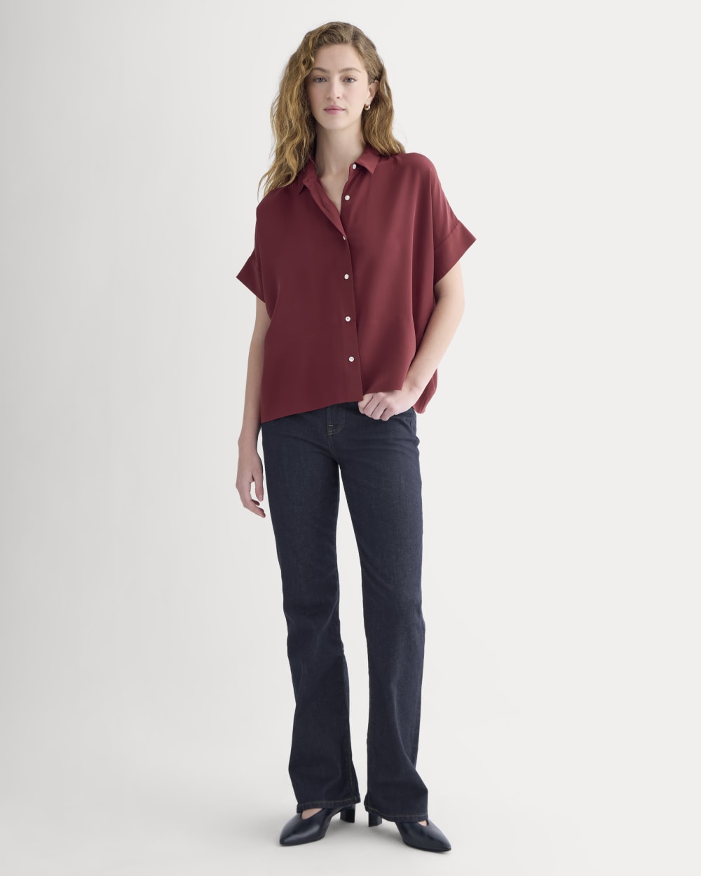 The Boxy Shirt in Washable Silk in Pomegranate — detail view