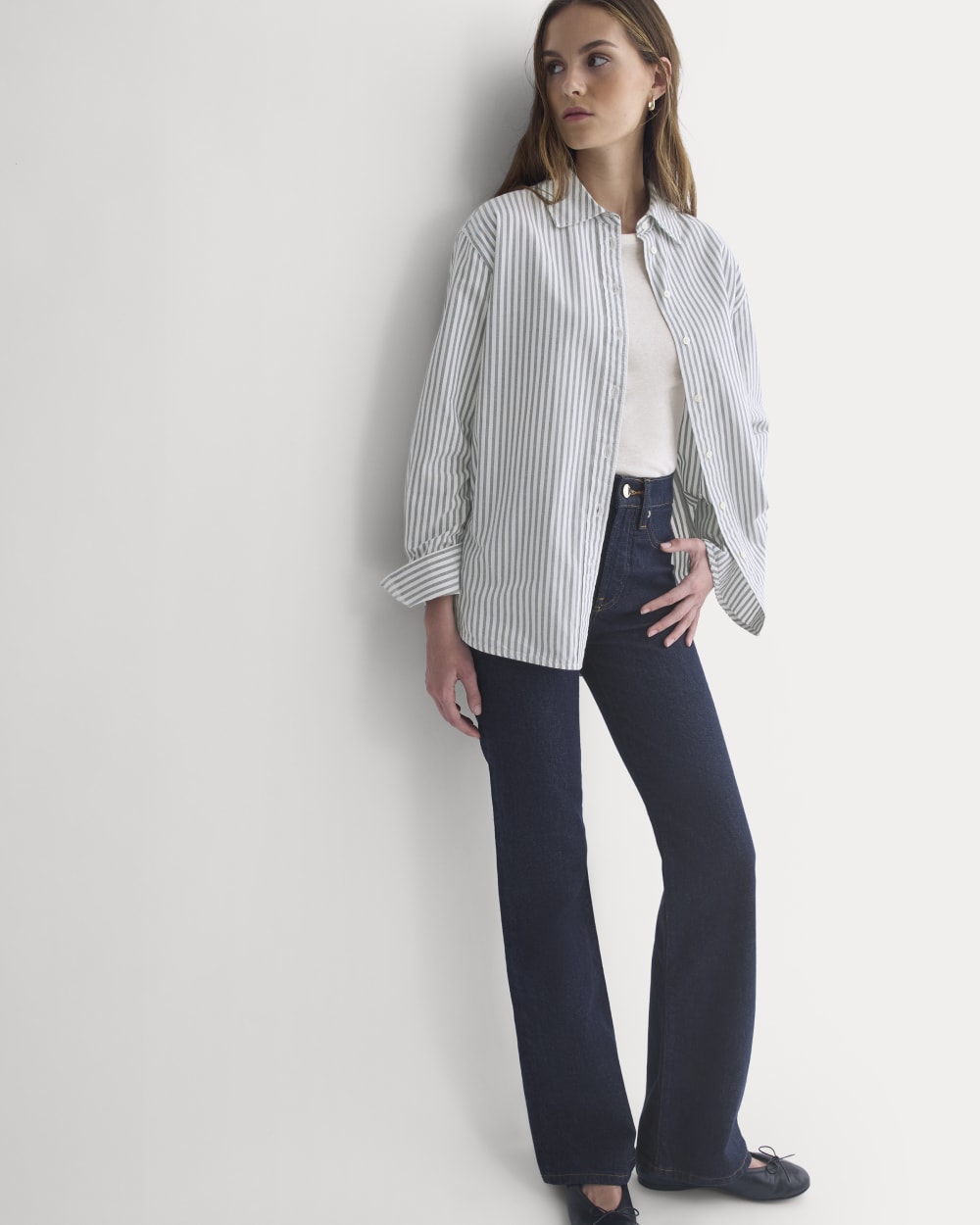 Everyday Oxford Shirt in Bone/Navy — detail view