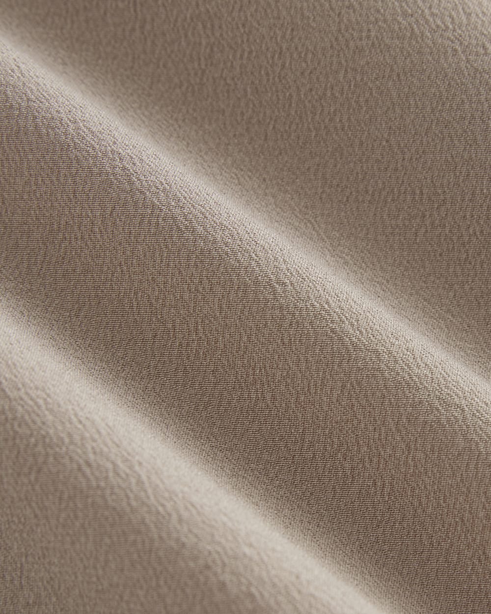 The Boxy Shirt in Washable Silk in Burnt Sugar — detail view