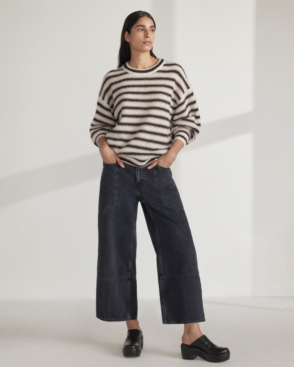 The Cocoon Crew in Alpaca in Heathered Black / Cafe Creme / Bone — detail view