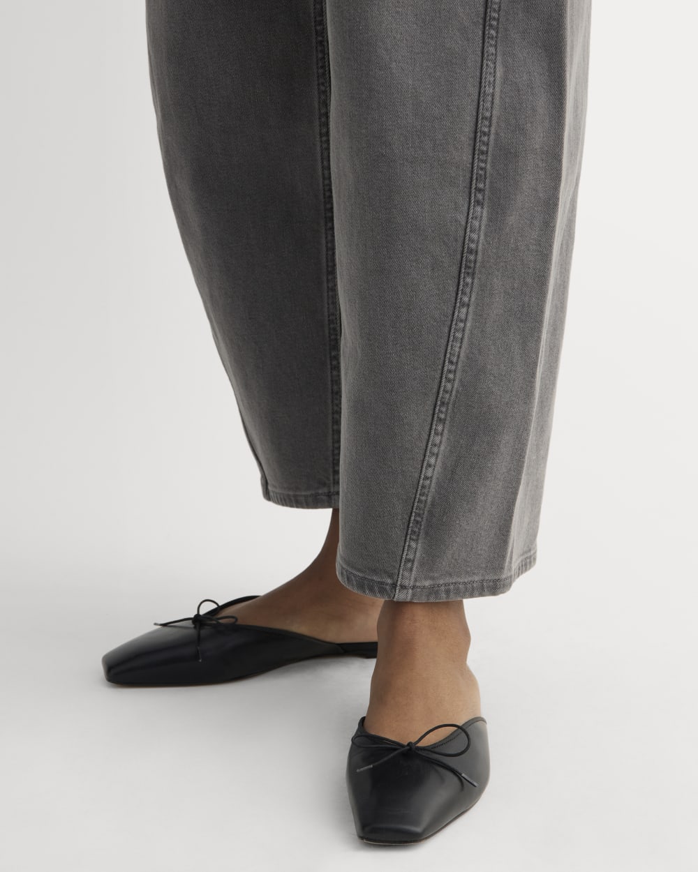 The Way-High® Twist Curve Jean in Cloud Mist — detail view