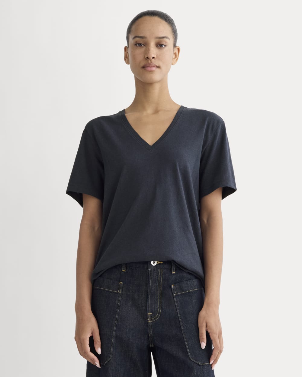 The Slouchy V-Neck Tee in Cotton Linen in Navy — front view