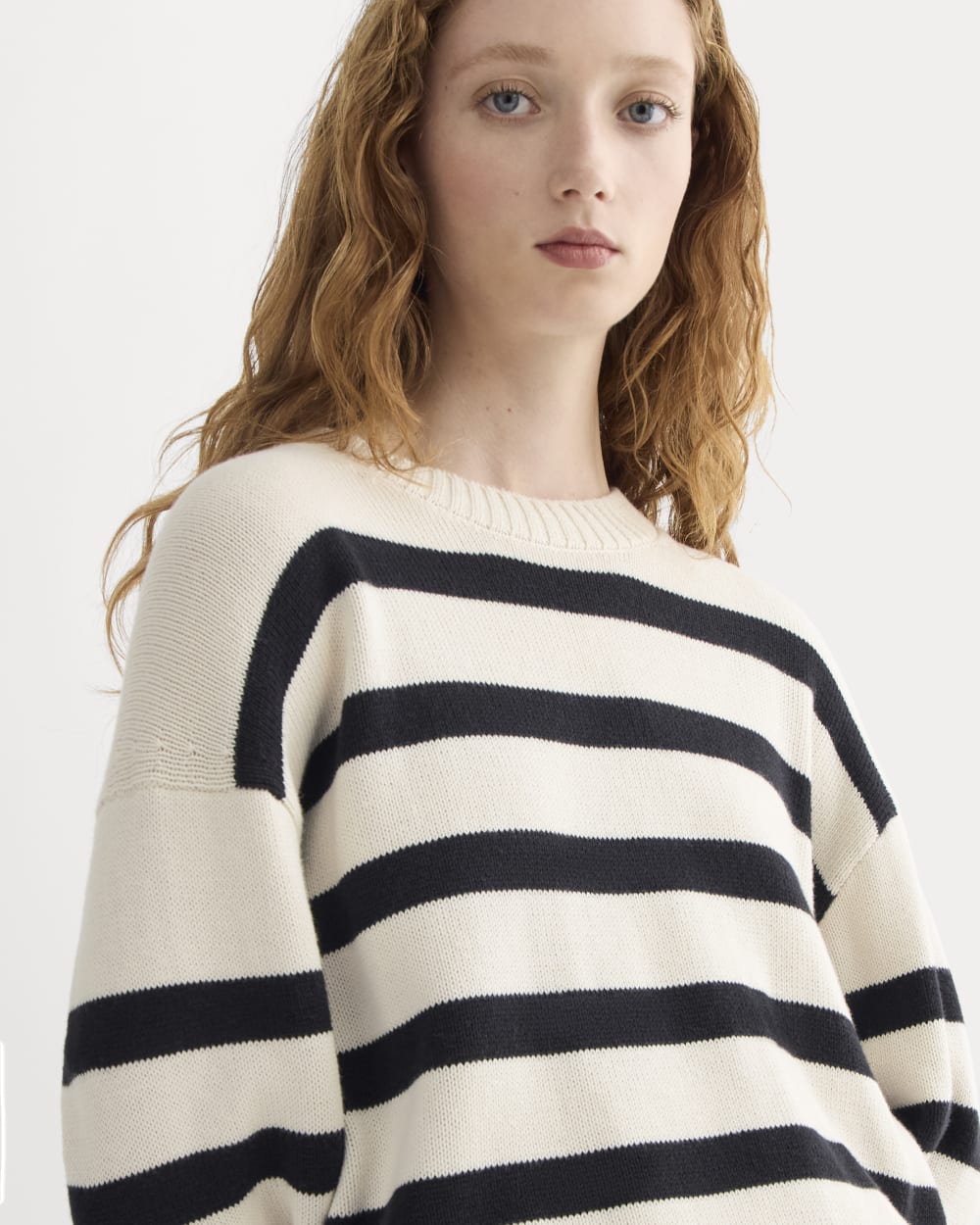 The Boxy Sweater in Everyday Cotton in Canvas / Black — detail view