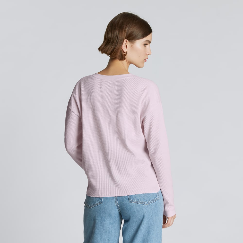 The Organic Cotton Waffle Henley in Light Lilac — detail view
