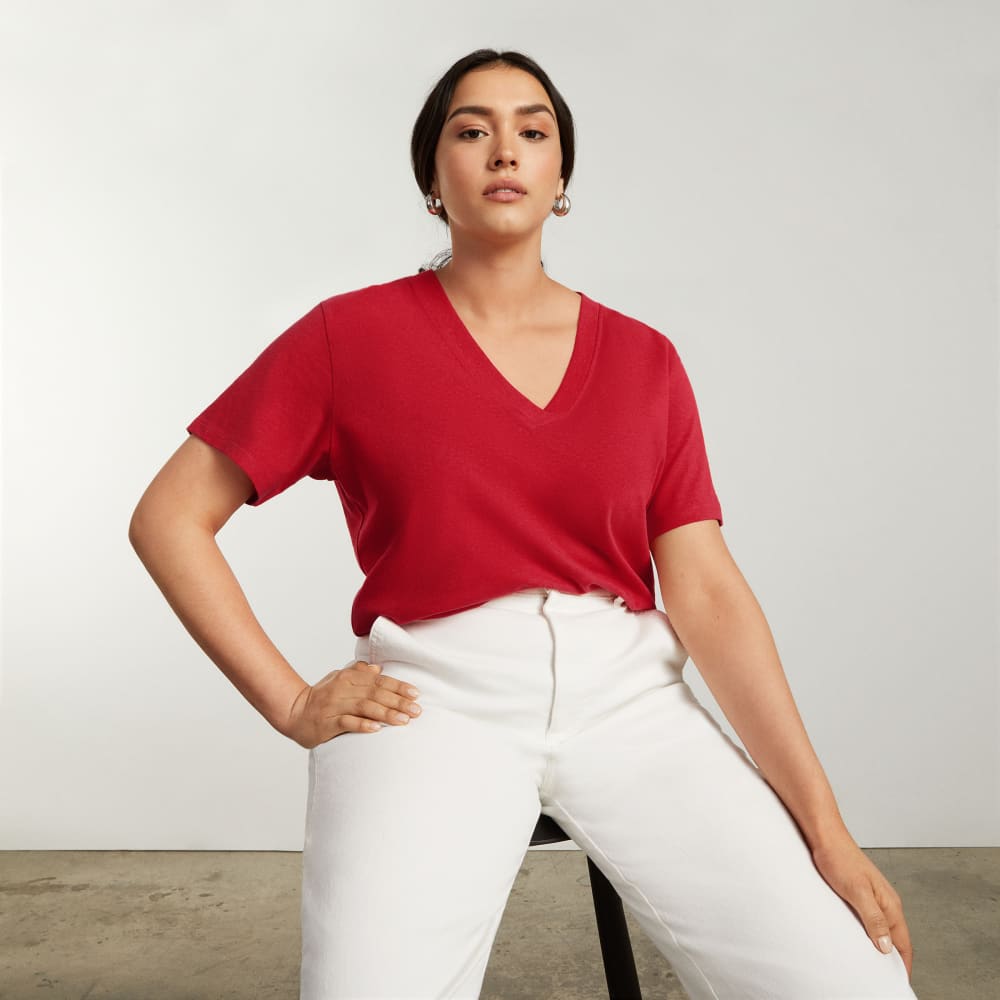 The Vintage V-Neck Hemp Tee in Goji Berry — detail view