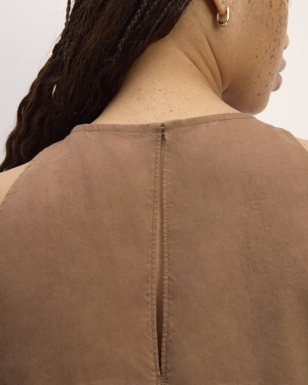 The Linen High-Neck Tank in Carob Brown — detail view