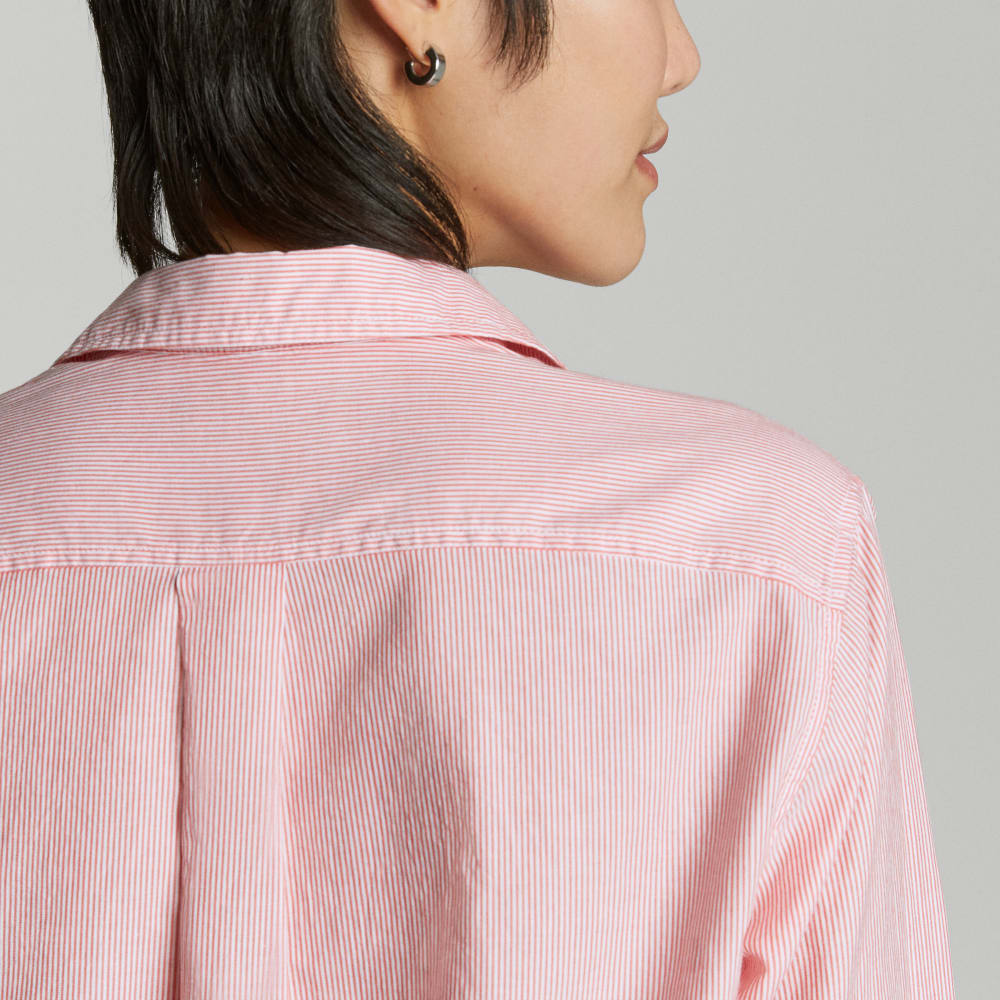 The Must-Have Shirt in Silky Cotton in Mandarin / White — detail view