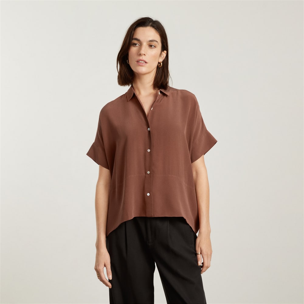 The Boxy Shirt in Washable Silk in Cinnamon — alternate view