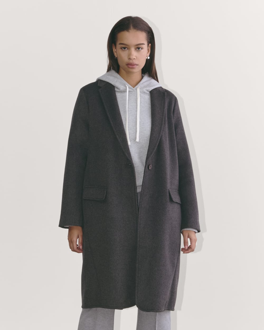 The Topcoat in Wool in Dark Charcoal Melange — detail view