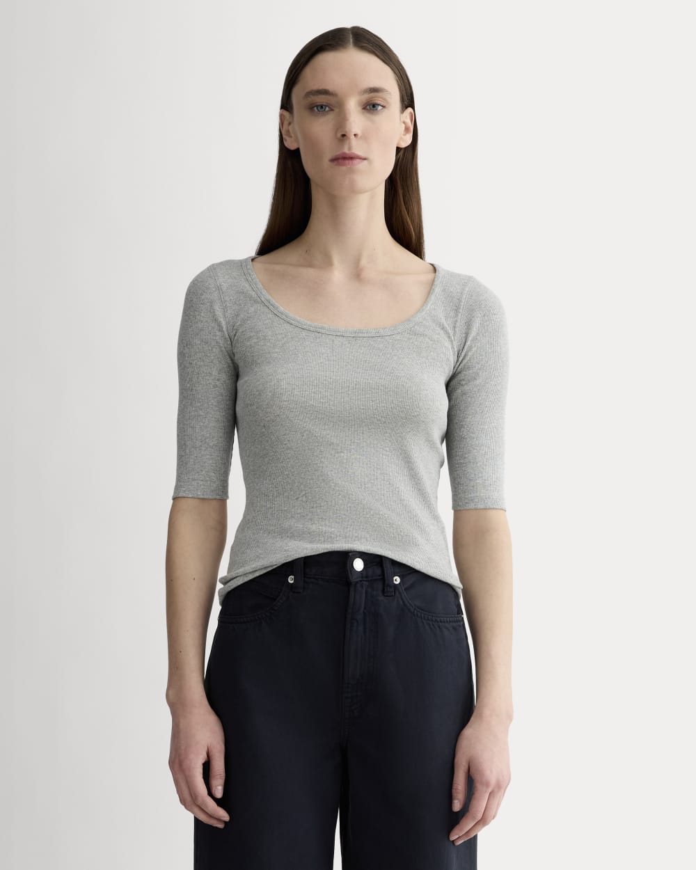 The Luxe Rib Scoop-Neck Tee in Heathered Grey — front view
