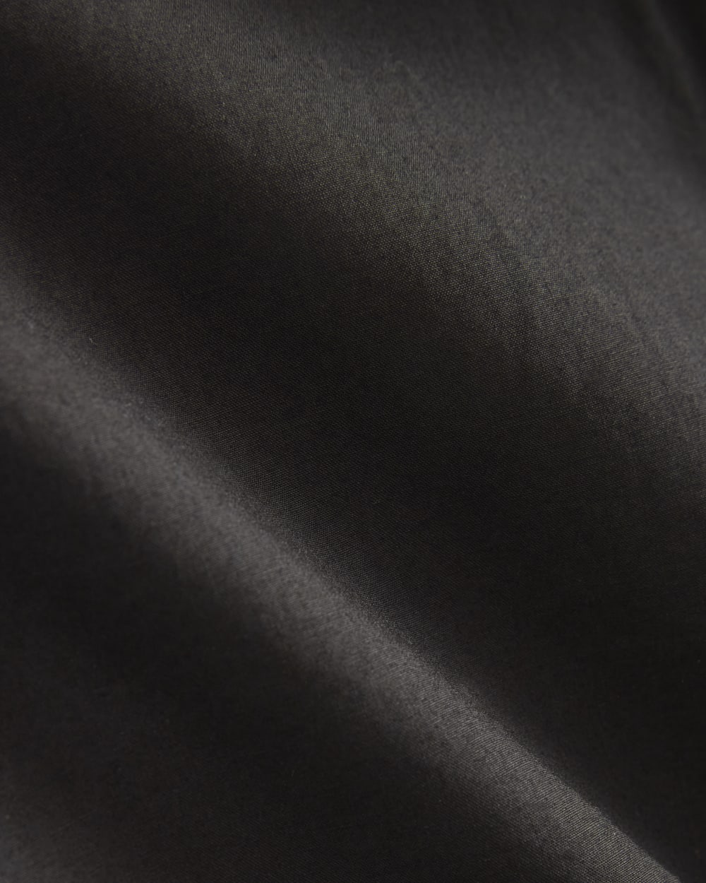 Lantern-Sleeve Shirt in Lightweight Cotton in Black — detail view