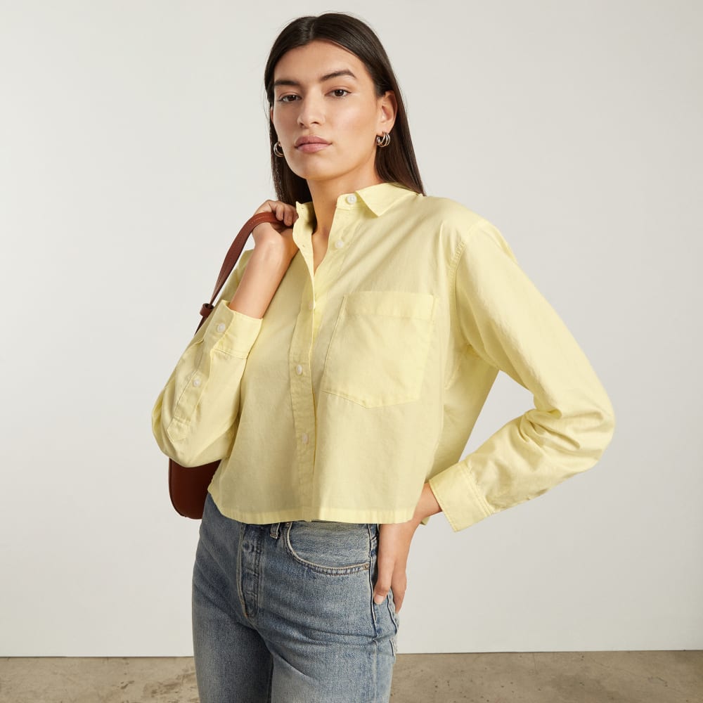 The Way-Short Shirt in Silky Cotton in Pastel Yellow — detail view