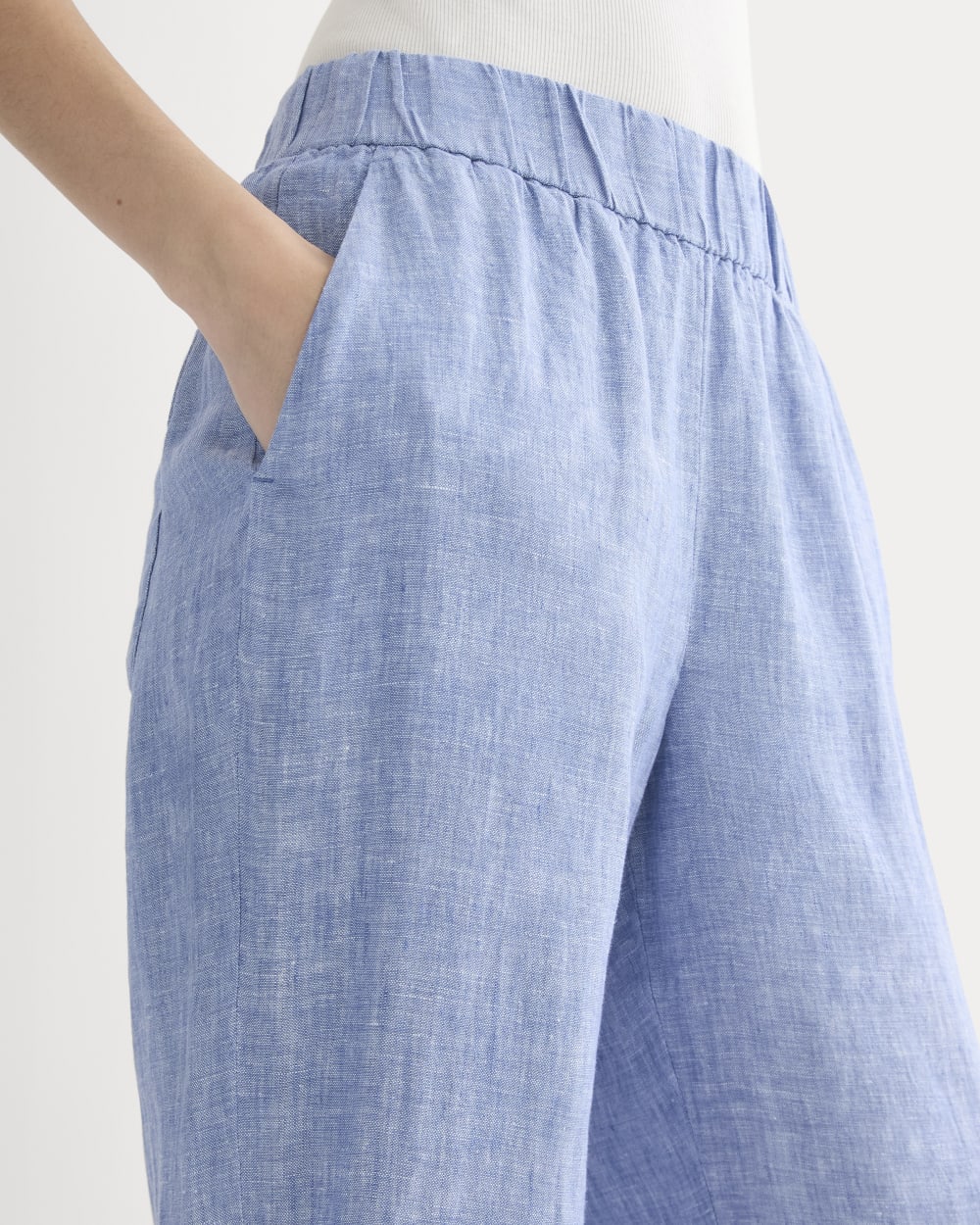 The Linen Easy Pant in Chambray — detail view