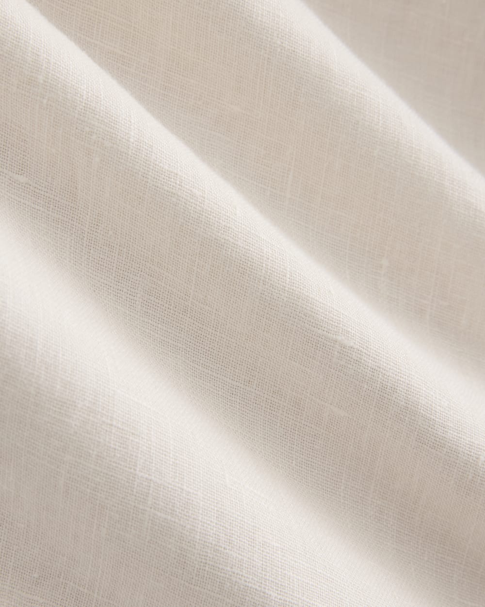 Scalloped Edge Short in Linen in Bone — detail view