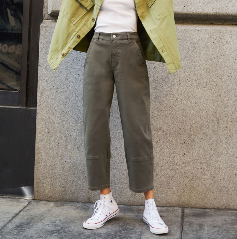 The Utility Barrel Pant in Pewter Green — detail view