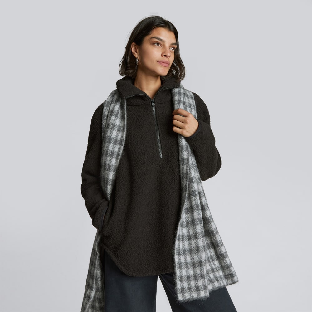 The ReNew Fleece Half-Zip in Black — detail view