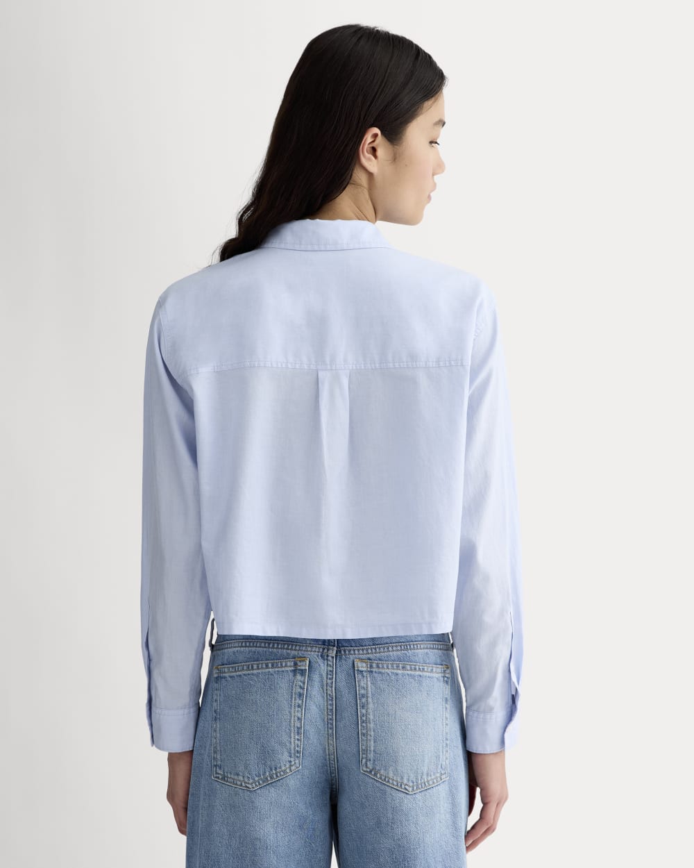 The Way-Short Shirt in Silky Cotton in Chambray Blue — detail view
