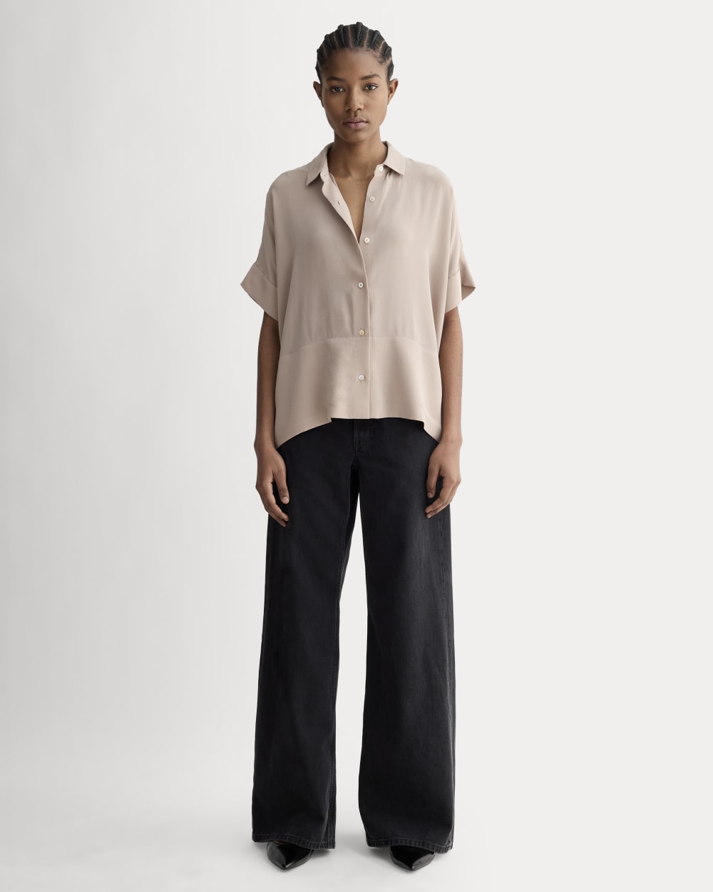 The Boxy Shirt in Washable Silk in Burnt Sugar — detail view