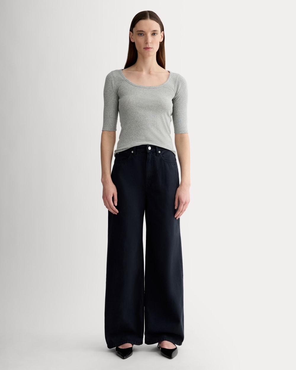 The Luxe Rib Scoop-Neck Tee in Heathered Grey — detail view