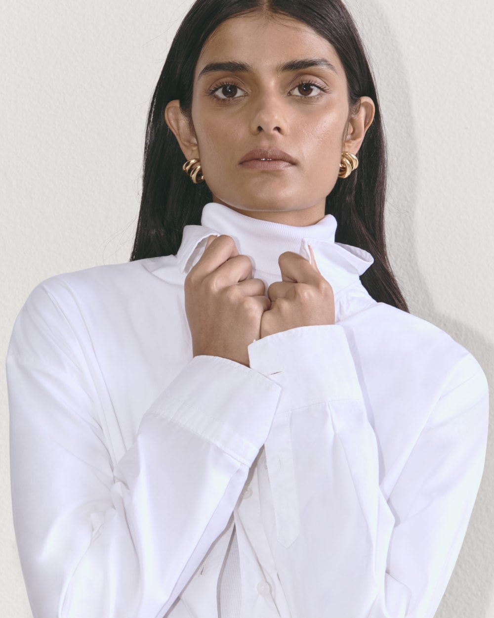 The Luxe Rib Turtleneck in White — detail view