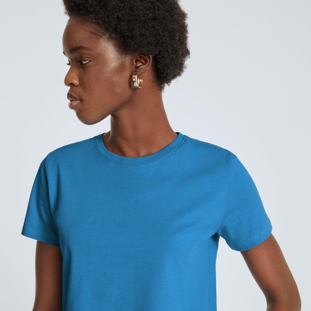 The Box-Cut Tee in Essential Cotton in Horizon Blue — detail view