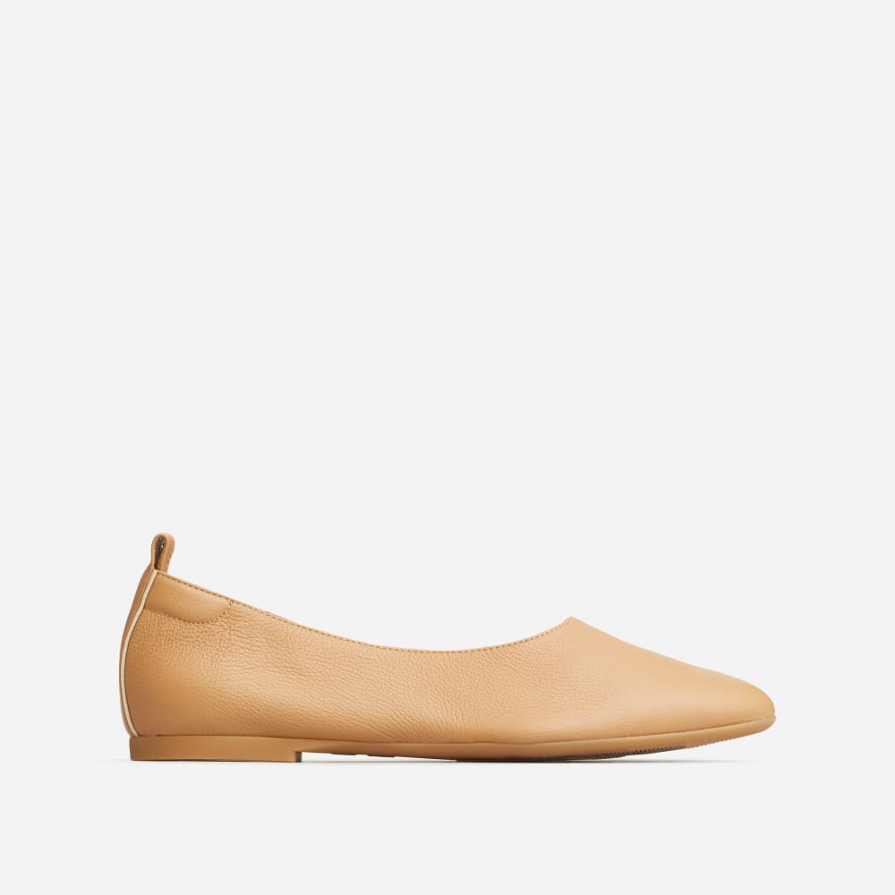 The Day Glove in Narrow Fit in Caramel — front view