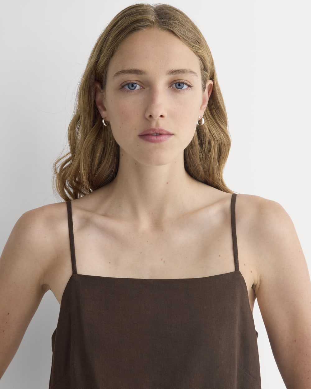 Mini Shift Dress in Stretch Linen in Dark Brown — detail view