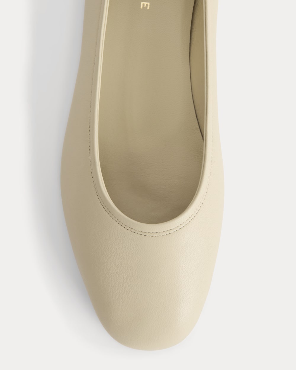 Made in Italy Flat in Crema — detail view