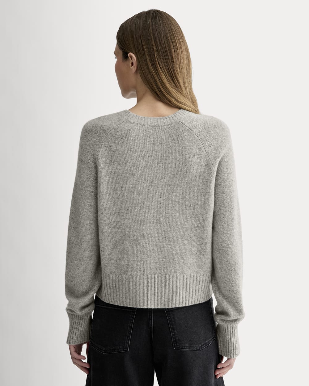The Boxy Crew in Cashmere in Light Heather Grey — detail view