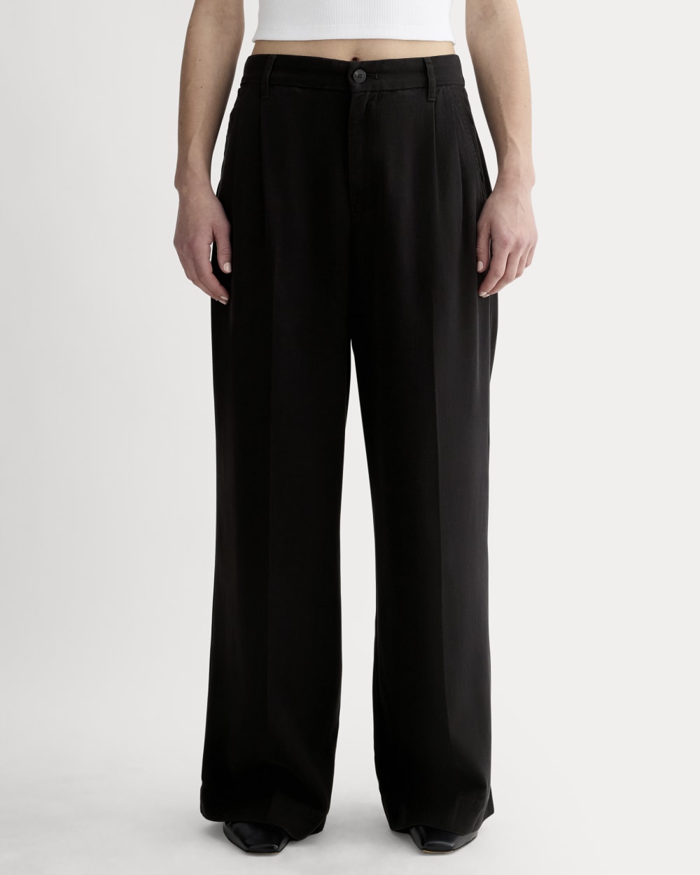 The Trouser in Buttersoft in Black — detail view