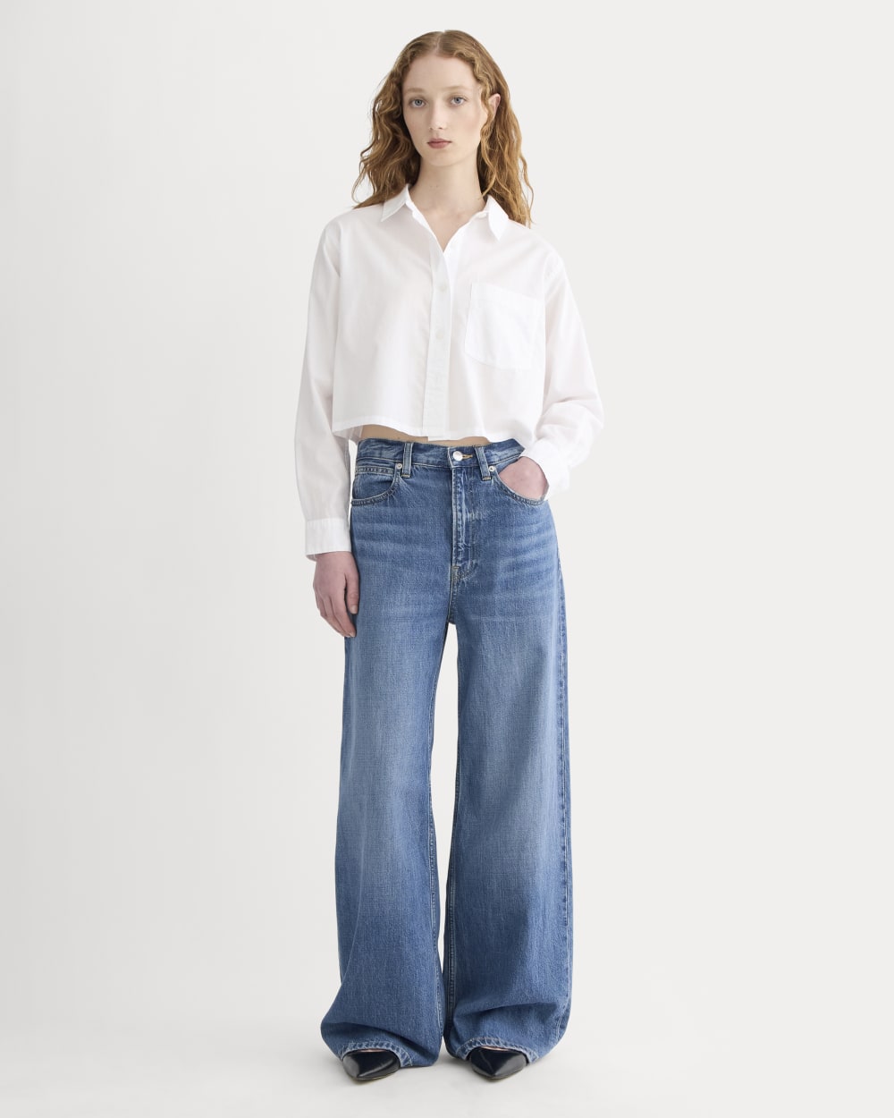 The Way-Short Shirt in Silky Cotton in White — detail view