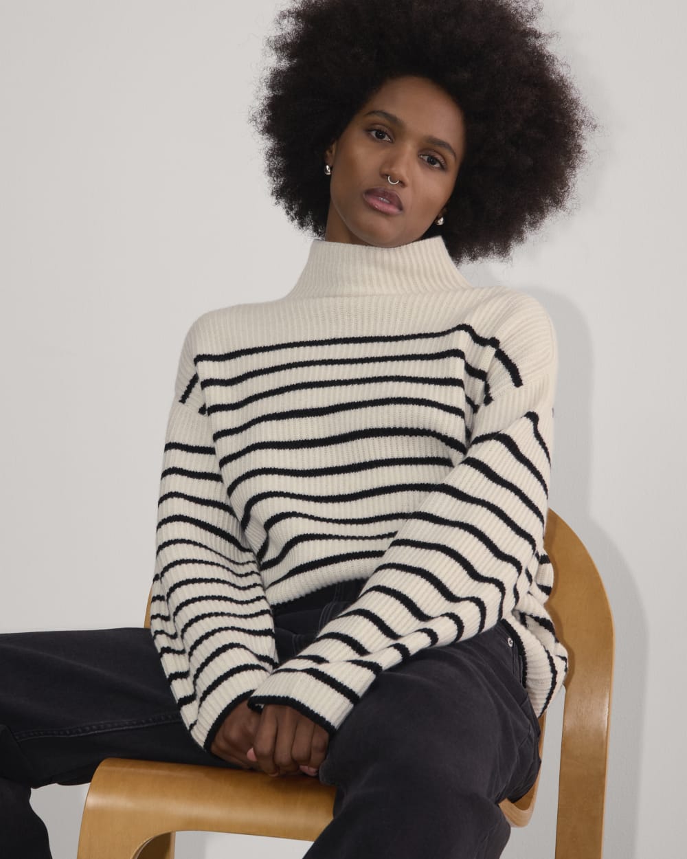 The Fisherman Turtleneck in Wool Cashmere in Bone / Black — detail view