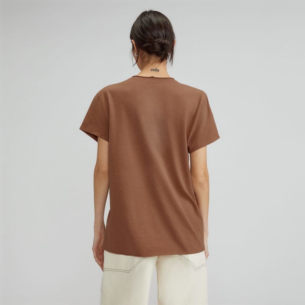 The Relaxed Hemp Tee in Carob Brown — detail view
