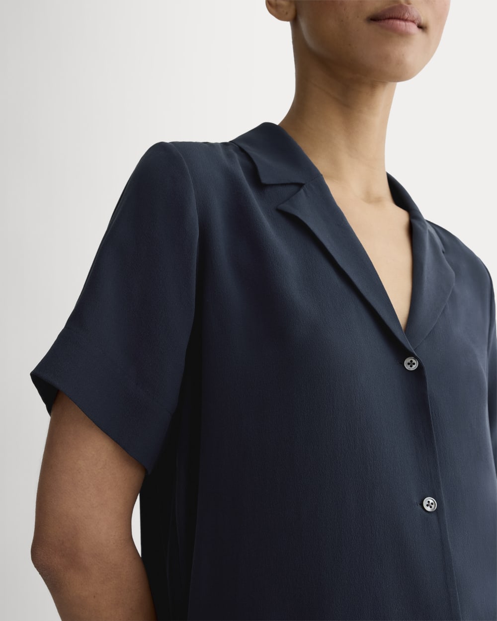 The Notch Shirt in Washable Silk in Navy — detail view