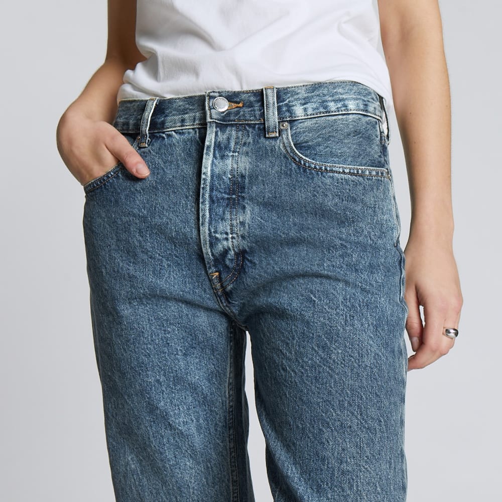 The Rigid Slouch Jean in Acid Wash — detail view